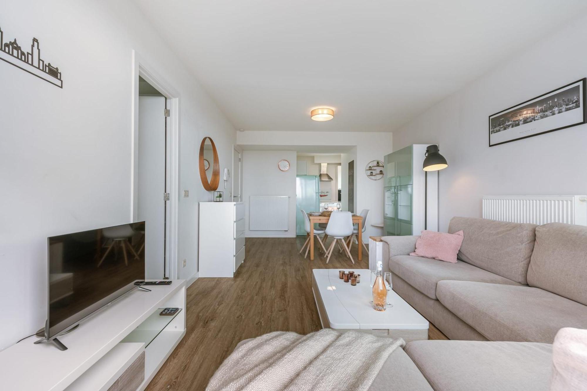 Huswell - Modern In A Location In